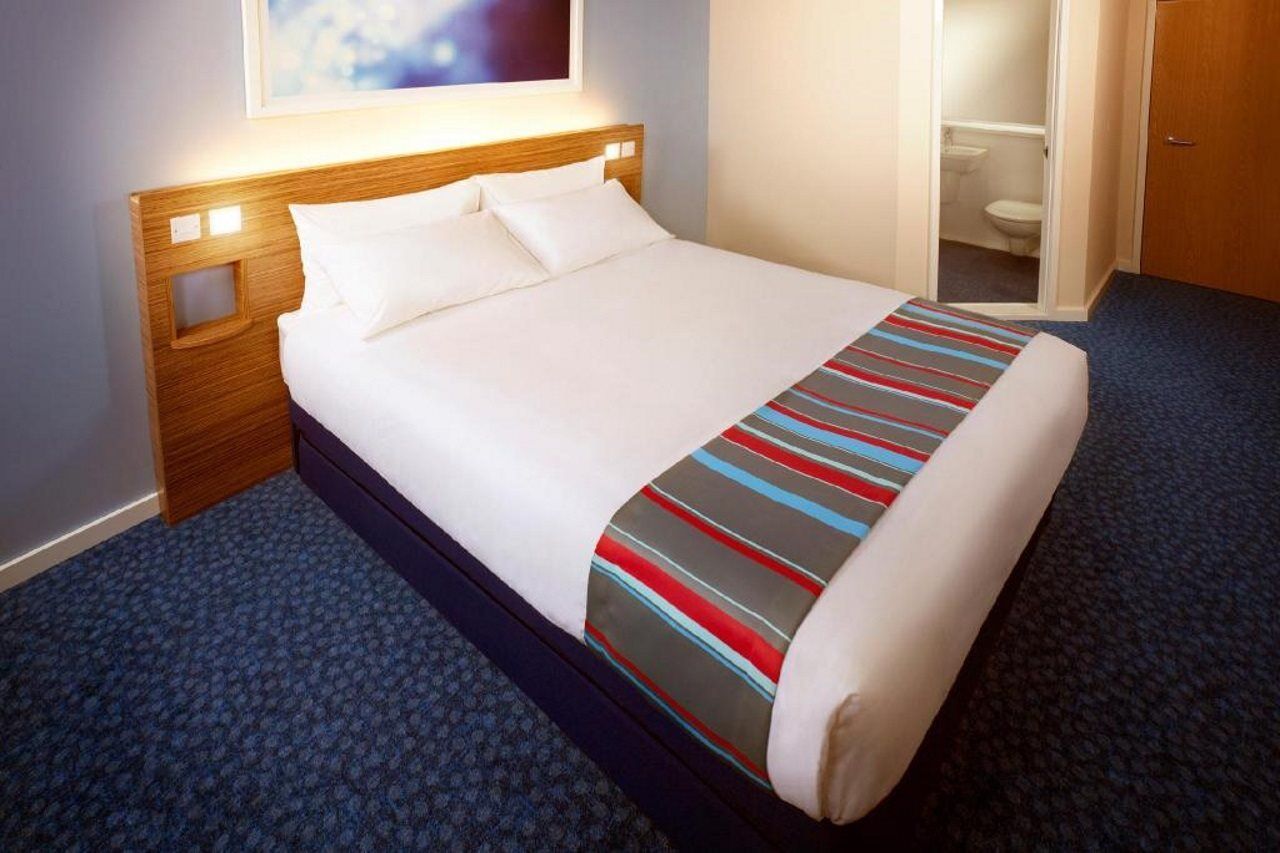 Travelodge Cardiff M4 Exterior photo